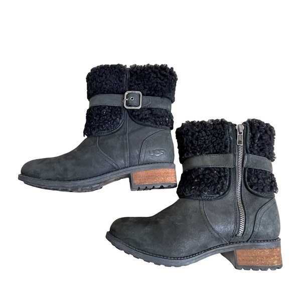 UGG Australia Women’s Blayre II Leather Sheepskin Boots Size 6 Buckle Waterproof - Picture 5 of 9